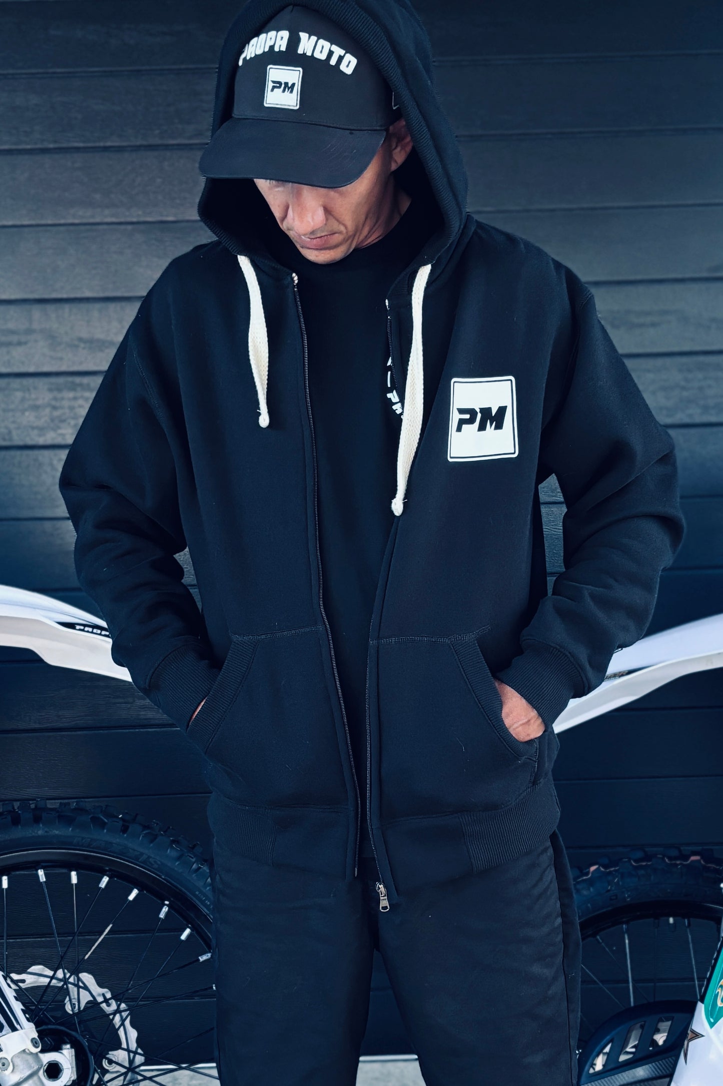 TRACK ZIP HOODIE